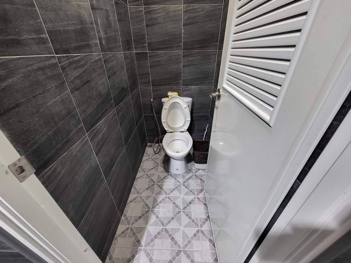 ขายทาวน์โฮมพระราม 3 สาธุประดิษฐ์ : (ราคาต่ำตลาด) 🏠✨  Jade Praise Sathorn - Rama 3 (เจด ไพรสซ์ สาทร พระราม 3 ) | ขายบ้านทำเลดี เดินทางง่าย ทางด่วนใกล้  (HBH-ST-243)