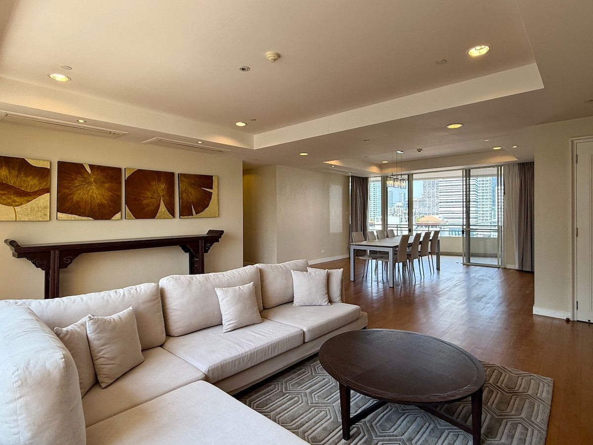 ให้เช่าคอนโดสุขุมวิท อโศก ทองหล่อ : คอนโด 4 ห้องนอน เลี้ยงสัตว์ได้ ใจกลางซอยทองหล่อ ใกล้สถานีรถไฟฟ้า BTS ทองหล่อ