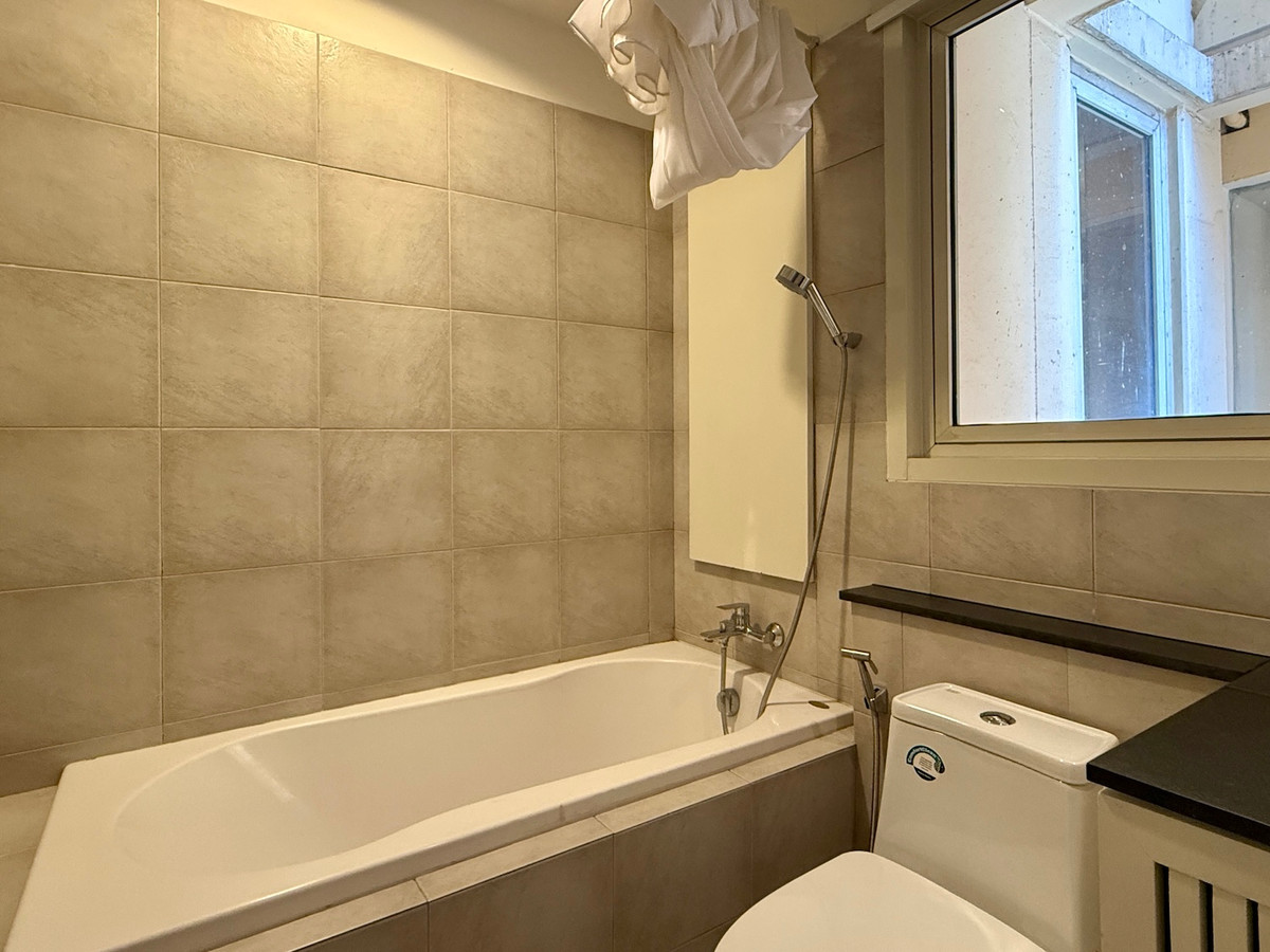 ให้เช่าคอนโดสุขุมวิท อโศก ทองหล่อ : คอนโด 4 ห้องนอน เลี้ยงสัตว์ได้ ใจกลางซอยทองหล่อ ใกล้สถานีรถไฟฟ้า BTS ทองหล่อ