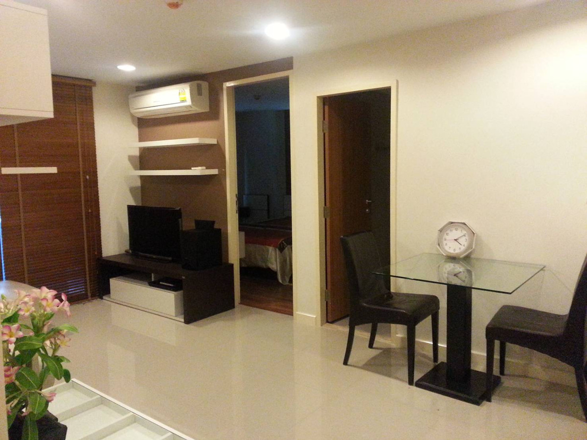 For RentCondoSukhumvit, Asoke, Thonglor : For rent: Zenith Place Sukhumvit 42 Rare Item! Special unit with only one room in the building, 2 bedrooms, 70 sq m., near BTS Phra Khanong.