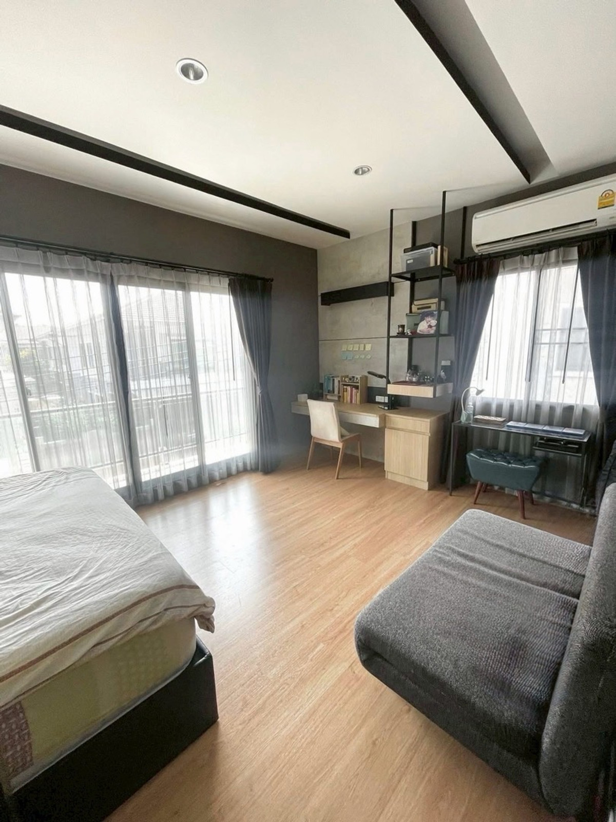 HousePattanakan, Srinakarin : House for Sale and Rent Pattanakarn 4 Bedrooms 280 sq.m Near Thonglor Ekkamai Motorway Access