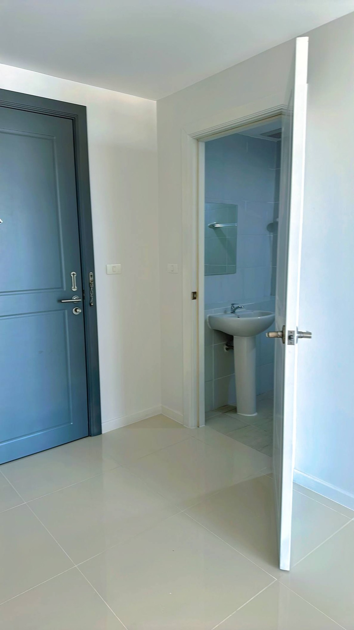 ขายคอนโดพัฒนาการ ศรีนครินทร์ : ✅ คอนโดใกล้ MRT ศรีนครินทร์ วิวโล่ง เงียบสงบ เป็นส่วนตัว ✅ Elements Srinakarin อิลีเมนต์ ศรีนครินทร์