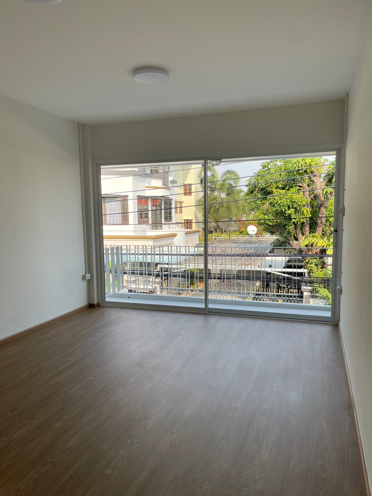 For RentHouseRatchadapisek, Huaikwang, Suttisan : Single house Huai Khwang