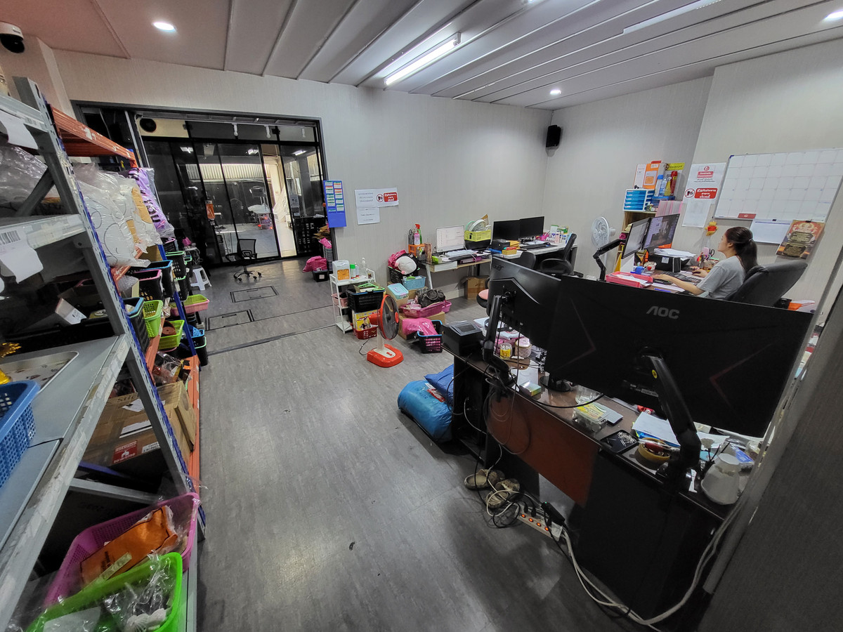 ขายทาวน์โฮมพระราม 3 สาธุประดิษฐ์ : (ราคาต่ำตลาด) 🏠✨  Jade Praise Sathorn - Rama 3 (เจด ไพรสซ์ สาทร พระราม 3 ) | ขายบ้านทำเลดี เดินทางง่าย ทางด่วนใกล้  (HBH-ST-243)