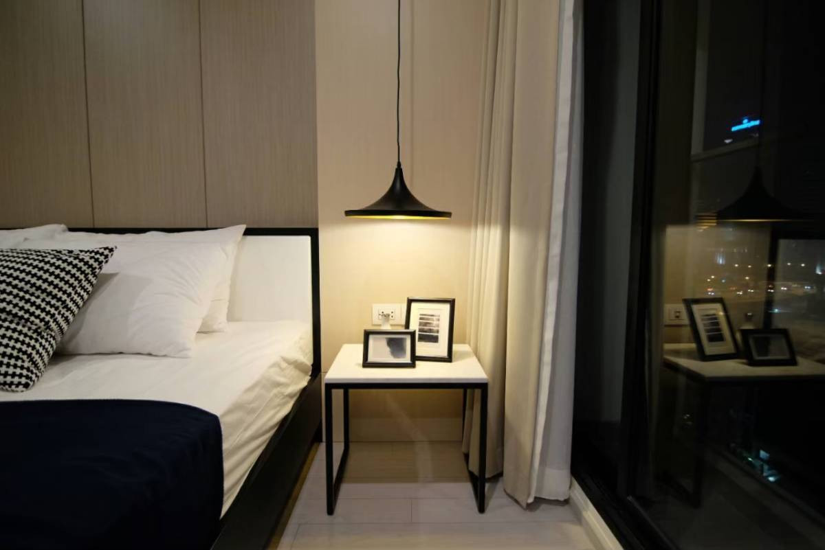 For SaleCondoWitthayu, Chidlom, Langsuan, Ploenchit : Noble Ploenchit / Building A good price near BTS Phloen Chit / 1 bed 46 sq.m.Tel. 0937890899