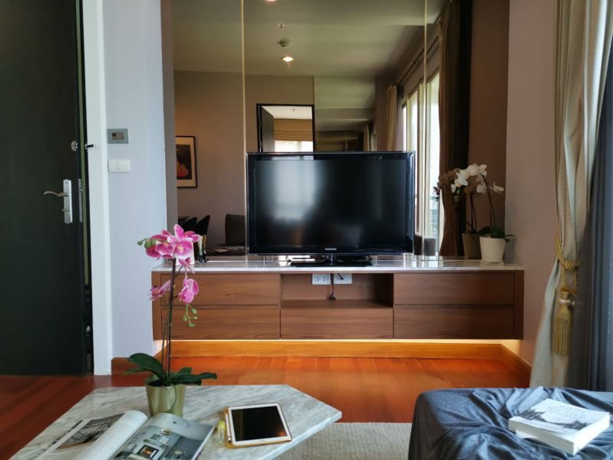 For RentCondoWitthayu, Chidlom, Langsuan, Ploenchit : !! Beautiful room for rent, Condo The Address Chidlom, near BTS Chidlom.