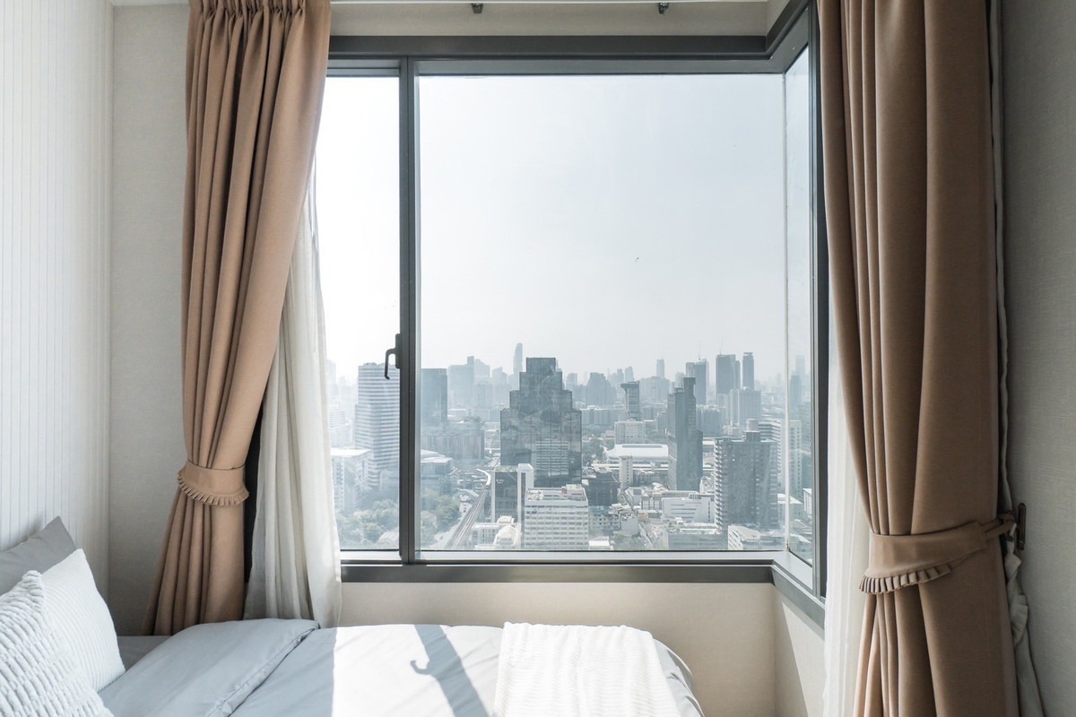For RentCondoRatchathewi,Phayathai : ★ Pyne By Sansiri ★ 68 sq m., 35th floor (2 bedroom, 2 bathroom), ★ near BTS Ratchathewi ★ near Siam Center, Siam Square, Siam Paragon ★ many amenities ★ complete electrical appliances ★