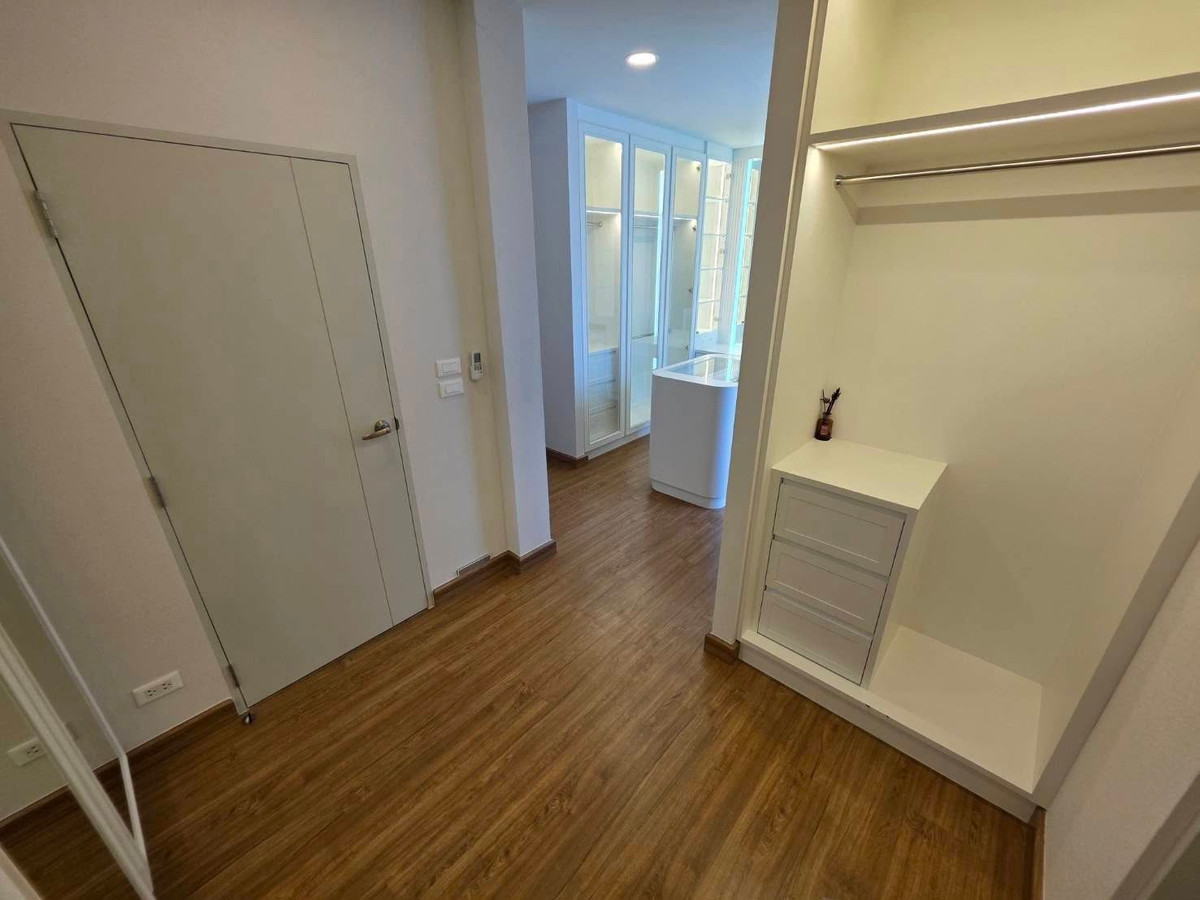 บ้านบางนา แบริ่ง ลาซาล : ขาย/เช่า บ้านเดี่ยว:    Centro บางนา บ้านเดี่ยว 2 ชั้น สไตล์ Modern Luxury  พร้อมอยู่ (Rt-01)