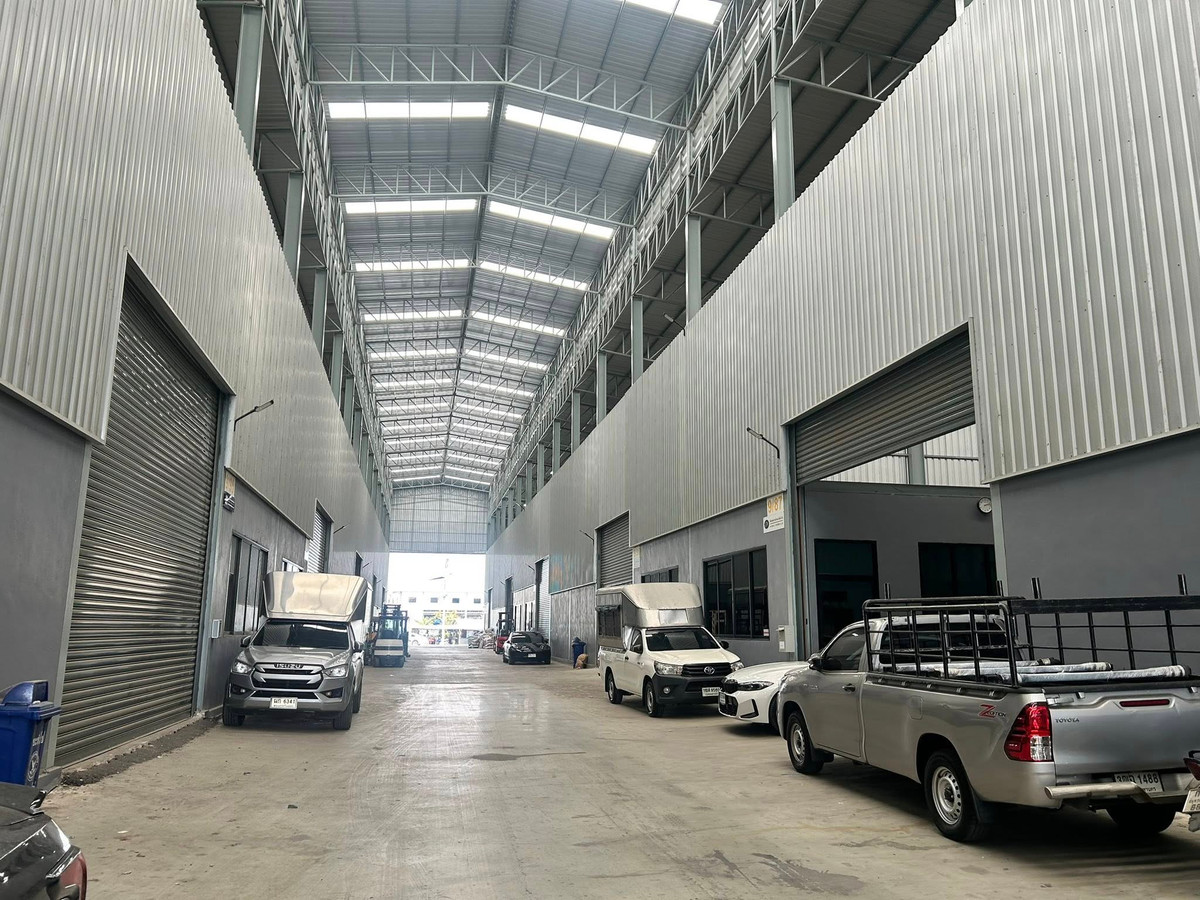 ให้เช่าโกดังสมุทรปราการ สำโรง : ให้เช่า โกดังเก็บสินค้า ขนาด 400 ตรม. พร้อมสำนักงาน พื้นรับน้ำหนัก 3 ตัน/ตรม. ไฟฟ้า 30/100  อยู่ ซอยบางปลา2 ตำหรุ 