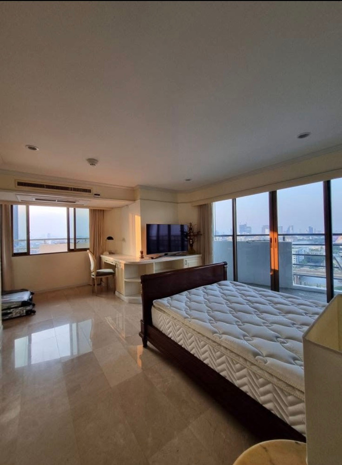 For SaleCondoPattanakan, Srinakarin : Flora Ville / 2 Bedrooms (FOR SALE), Flora Ville / 2 Bedrooms (For Sale) NONT110