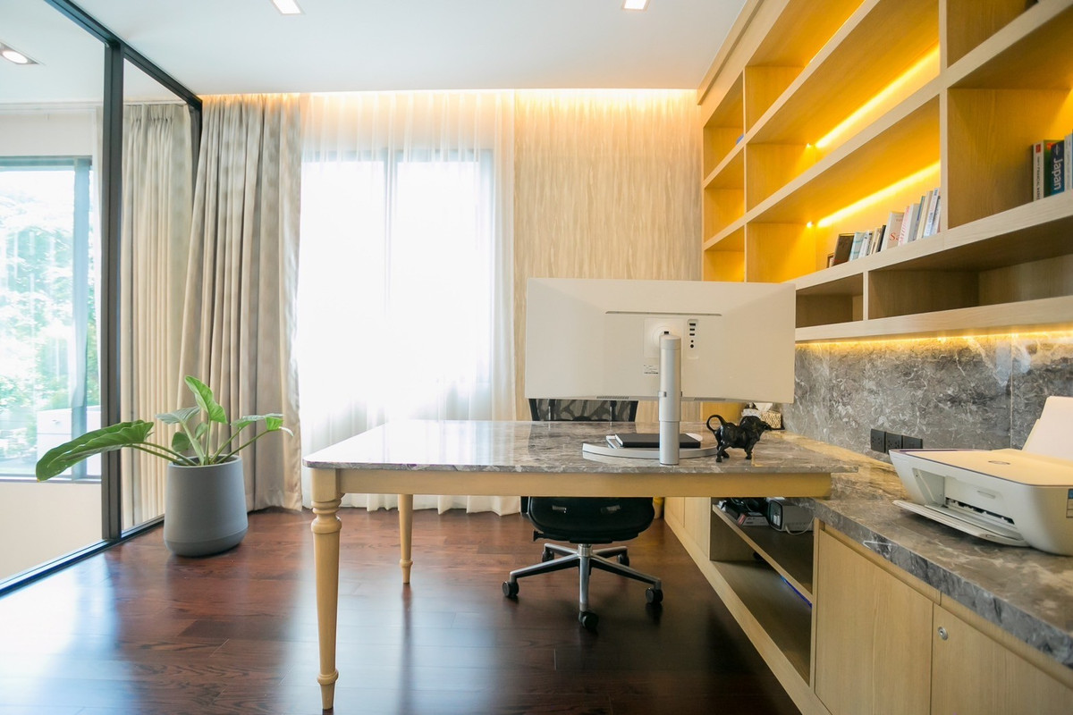 ให้เช่าบ้านลาดพร้าว101 แฮปปี้แลนด์ : HR3330FOR RENT/SALE THE GENTRY EKKAMAI-LADPRAO Luxury 3-Storey Urban Villa