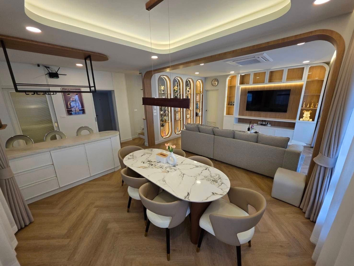 บ้านบางนา แบริ่ง ลาซาล : ขาย/เช่า บ้านเดี่ยว:    Centro บางนา บ้านเดี่ยว 2 ชั้น สไตล์ Modern Luxury  พร้อมอยู่ (Rt-01)