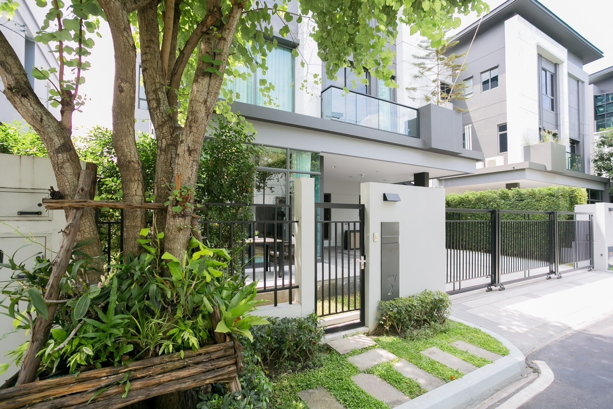 ให้เช่าบ้านลาดพร้าว101 แฮปปี้แลนด์ : HR3330FOR RENT/SALE THE GENTRY EKKAMAI-LADPRAO Luxury 3-Storey Urban Villa