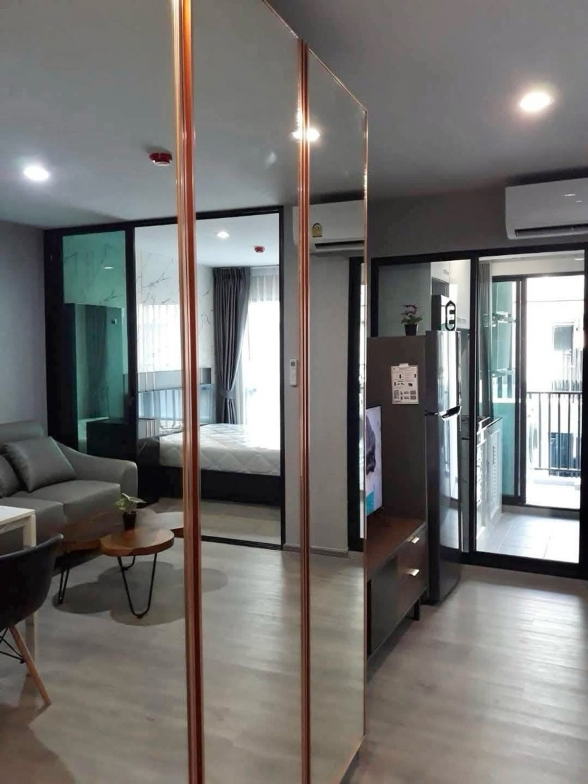 ให้เช่าคอนโดวิภาวดี ดอนเมือง หลักสี่ : 📍โครงการ : รีช พหลโยธิน 52
🚝 ใกล้ : BTS สถานีสะพานใหม่ 400 เมตร
💵 ราคาเช่า : 10,500 บาท / เดือน