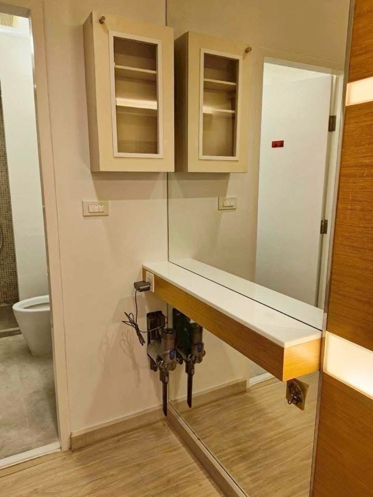 For RentCondoWongwianyai, Charoennakor : 💙@condocurator 💙 IDEO Mobi Sathorn fully furnished [PM4882]