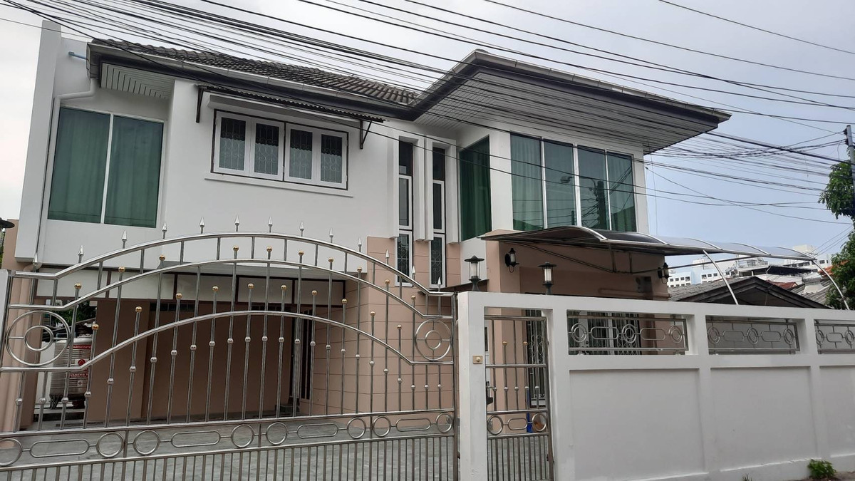 For RentHousePattanakan, Srinakarin : Detached House Keha Nakhon 3 / 4 Bedrooms (FOR RENT) FON223