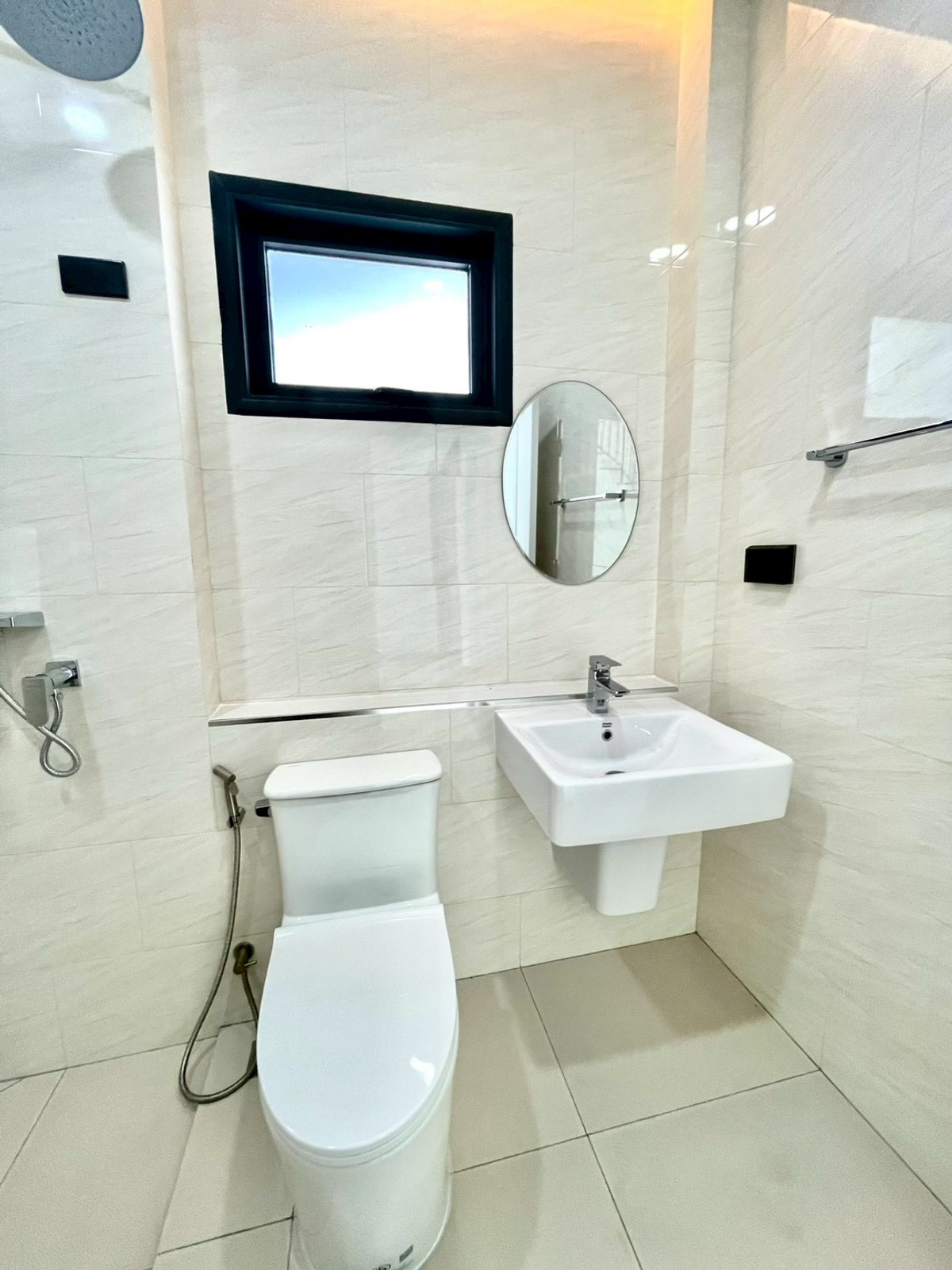 For SaleHousePattaya, Bangsaen, Chonburi : Detached House 57 Sq.w. behind Wat Takian Tia / 4 Bedrooms (FOR SALE) BEWN106