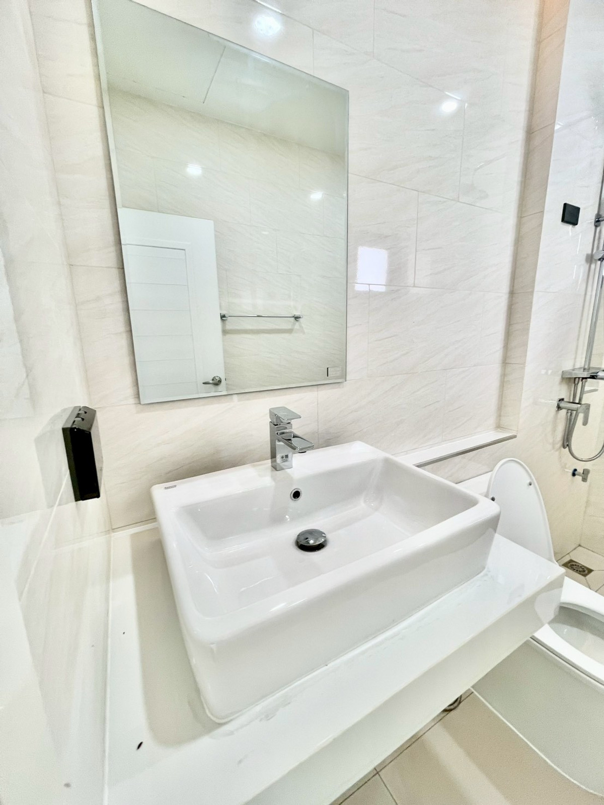 For SaleHousePattaya, Bangsaen, Chonburi : Detached House 57 Sq.w. behind Wat Takian Tia / 4 Bedrooms (FOR SALE) BEWN106