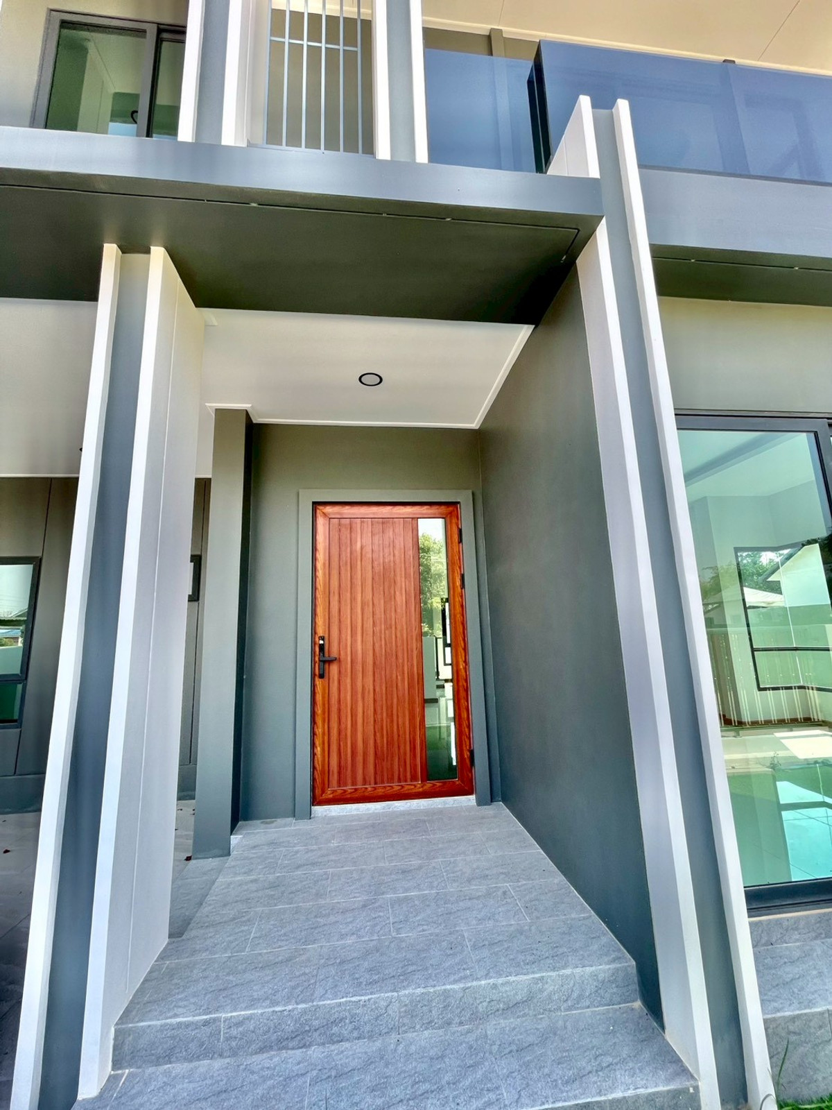 For SaleHousePattaya, Bangsaen, Chonburi : Detached House 57 Sq.w. behind Wat Takian Tia / 4 Bedrooms (FOR SALE) BEWN106