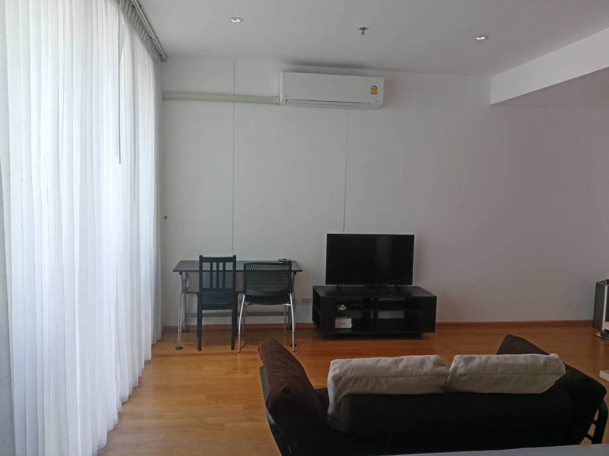 ให้เช่าคอนโดราชเทวี พญาไท : 41 ตร.ม ชั้น 22 สตูดิโอ คอนโดหรู ใกล้จุฬา เดินไปพารากอนได้ ที่จอดรถ ส่วนกลางเลิศ ด่วน!!!! วิลล่าราชเทวี Villa Rachatewi