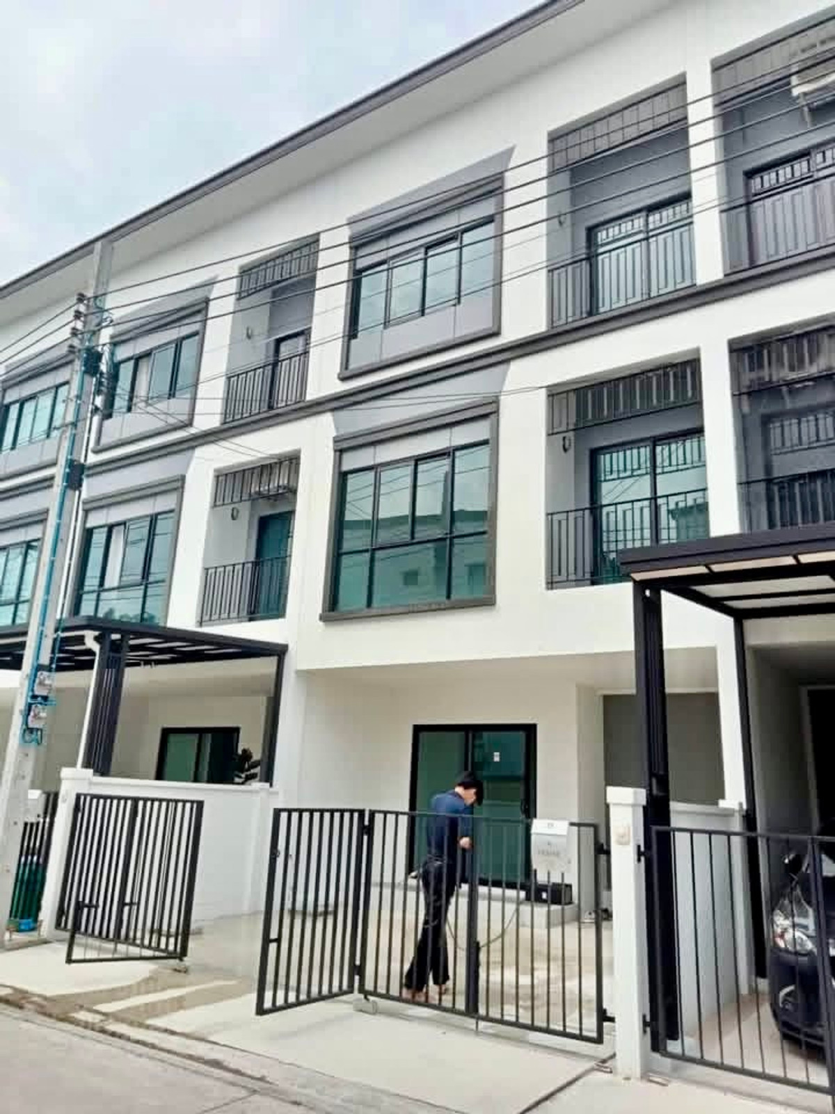 For RentTownhomeSamut Prakan,Samrong : Lumpini Town Place Sukhumvit - Srinakarin / 3 Bedrooms (FOR RENT) GNG012