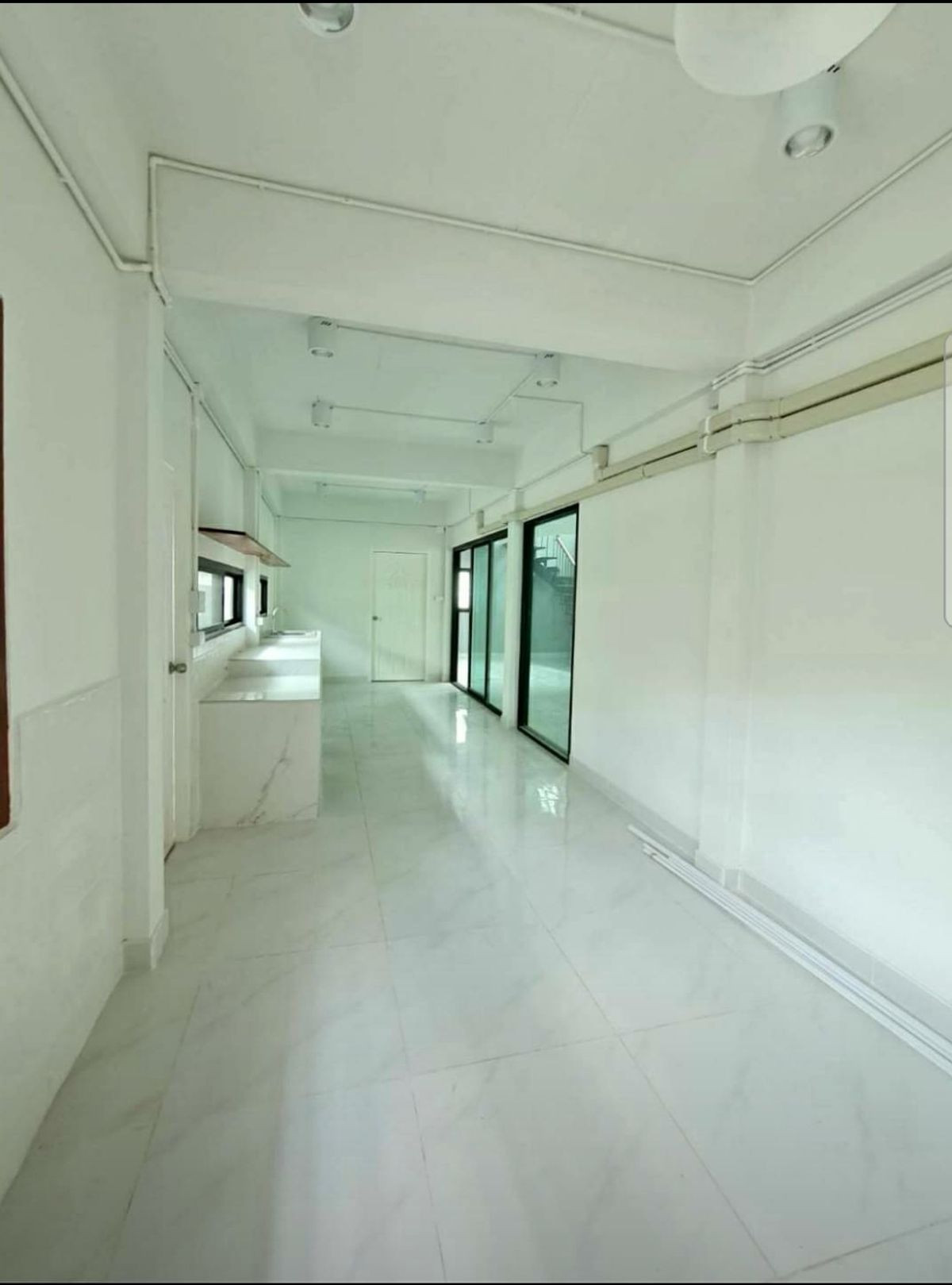 For RentHouseChokchai 4, Ladprao 71, Ladprao 48, : HR3327 Home Office for rent, completely renovated, Chokchai 4, wide area 70 sq m, parking for up to 7 cars, company registration possible.