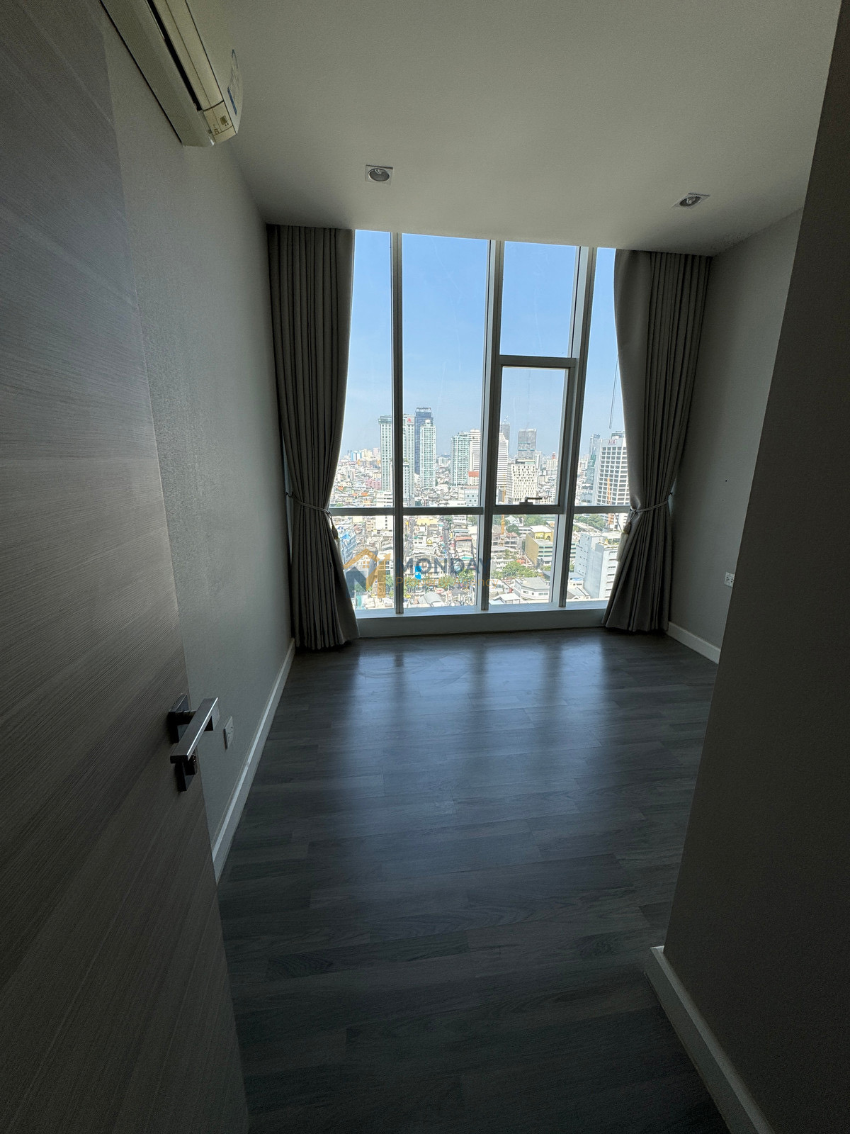 ขายคอนโดสาทร นราธิวาส : 🔥 หลุดจอง! ราคานี้หาไม่ได้ง่าย ๆ เดอะ รูม สาทร - ถนนปั้น พร้อมโอน 🔥MD-26028589