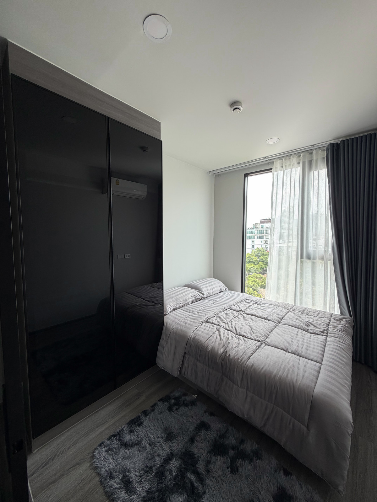 For RentCondoLadprao, Central Ladprao : The origin Lat Phrao 15, very new room, good price too.