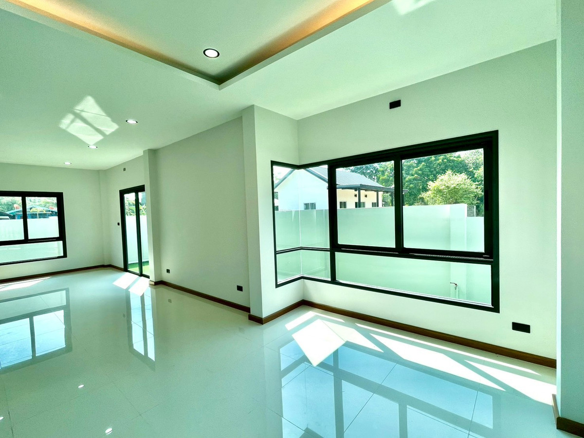 For SaleHousePattaya, Bangsaen, Chonburi : Detached House 57 Sq.w. behind Wat Takian Tia / 4 Bedrooms (FOR SALE) BEWN106