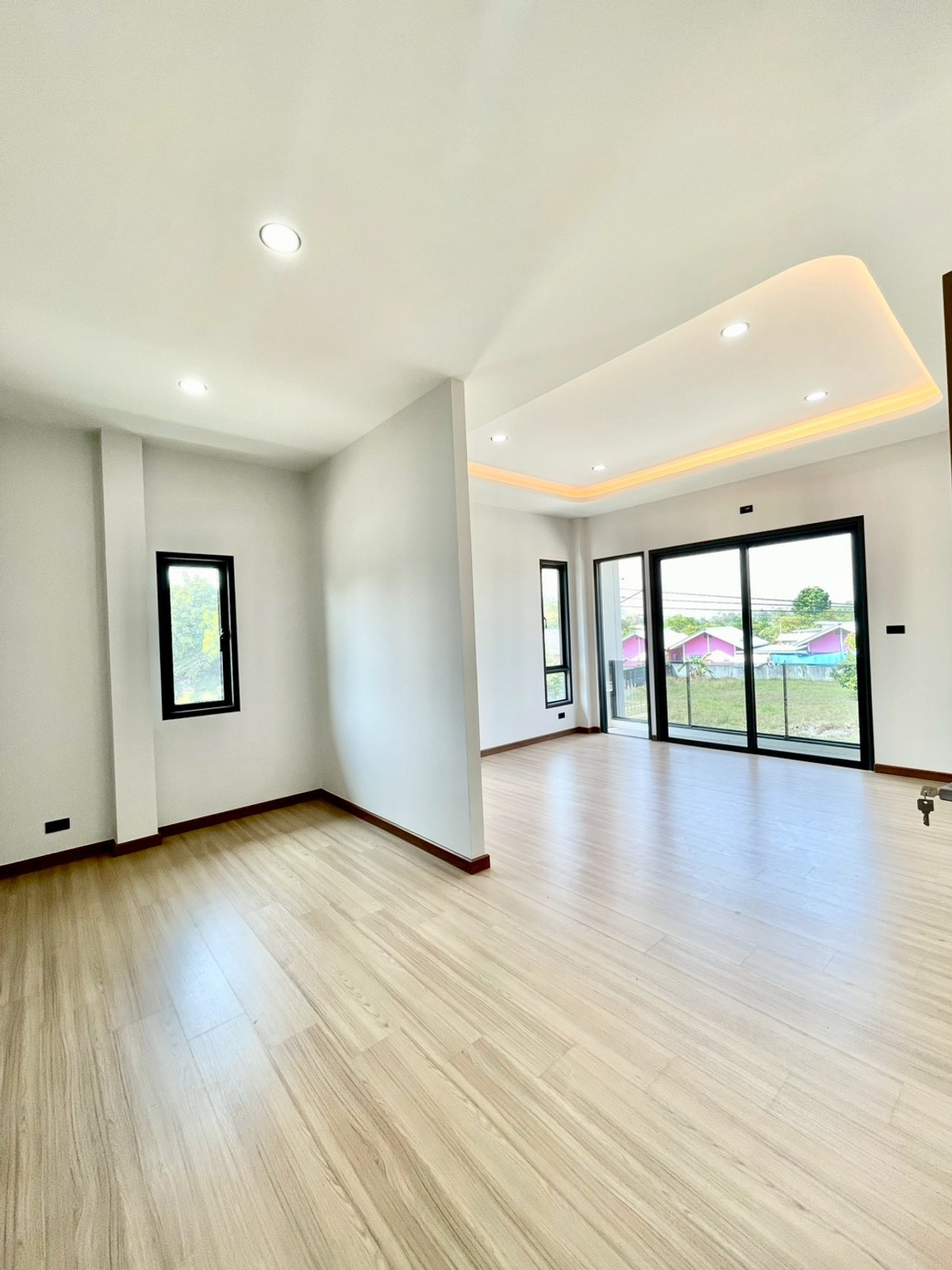 For SaleHousePattaya, Bangsaen, Chonburi : Detached House 57 Sq.w. behind Wat Takian Tia / 4 Bedrooms (FOR SALE) BEWN106