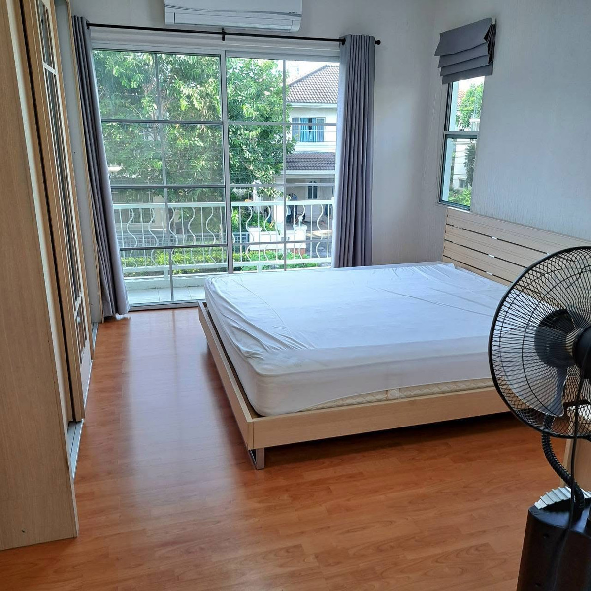 For RentHouseSeri Thai, Ramkhamhaeng Nida : Mantana Onnut - Wongwaen / 3 bedrooms (for rent), Mantana Onnut - Wongwaen 3 Bedrooms (FOR RENT) POON188