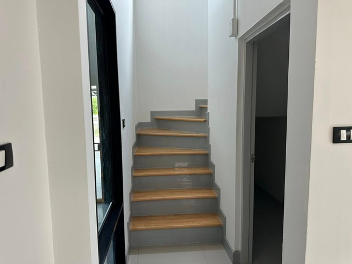 For RentHousePathum Thani,Rangsit, Thammasat : HR3322 Single house for rent, PAVE Rangsit project (Khlong 4) – beautiful house, new condition, with furniture/new appliances.