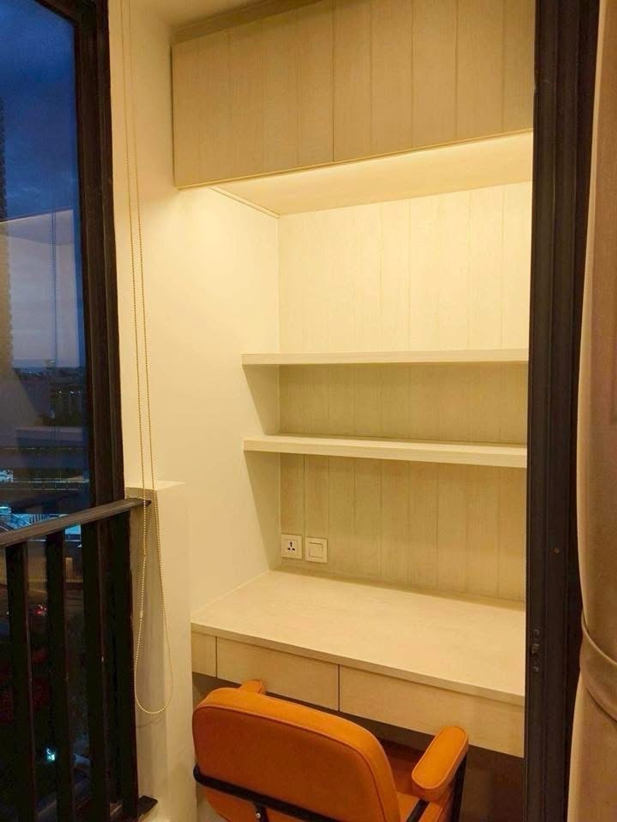 For RentCondoWongwianyai, Charoennakor : 💙@condocurator 💙 IDEO Mobi Sathorn fully furnished [PM4882]