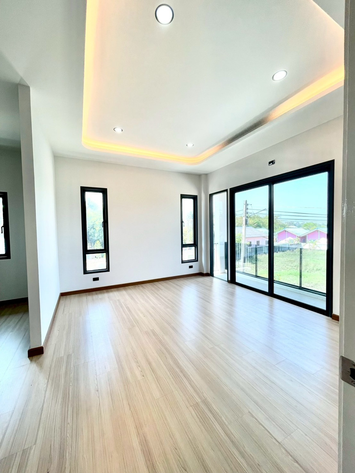 For SaleHousePattaya, Bangsaen, Chonburi : Detached House 57 Sq.w. behind Wat Takian Tia / 4 Bedrooms (FOR SALE) BEWN106