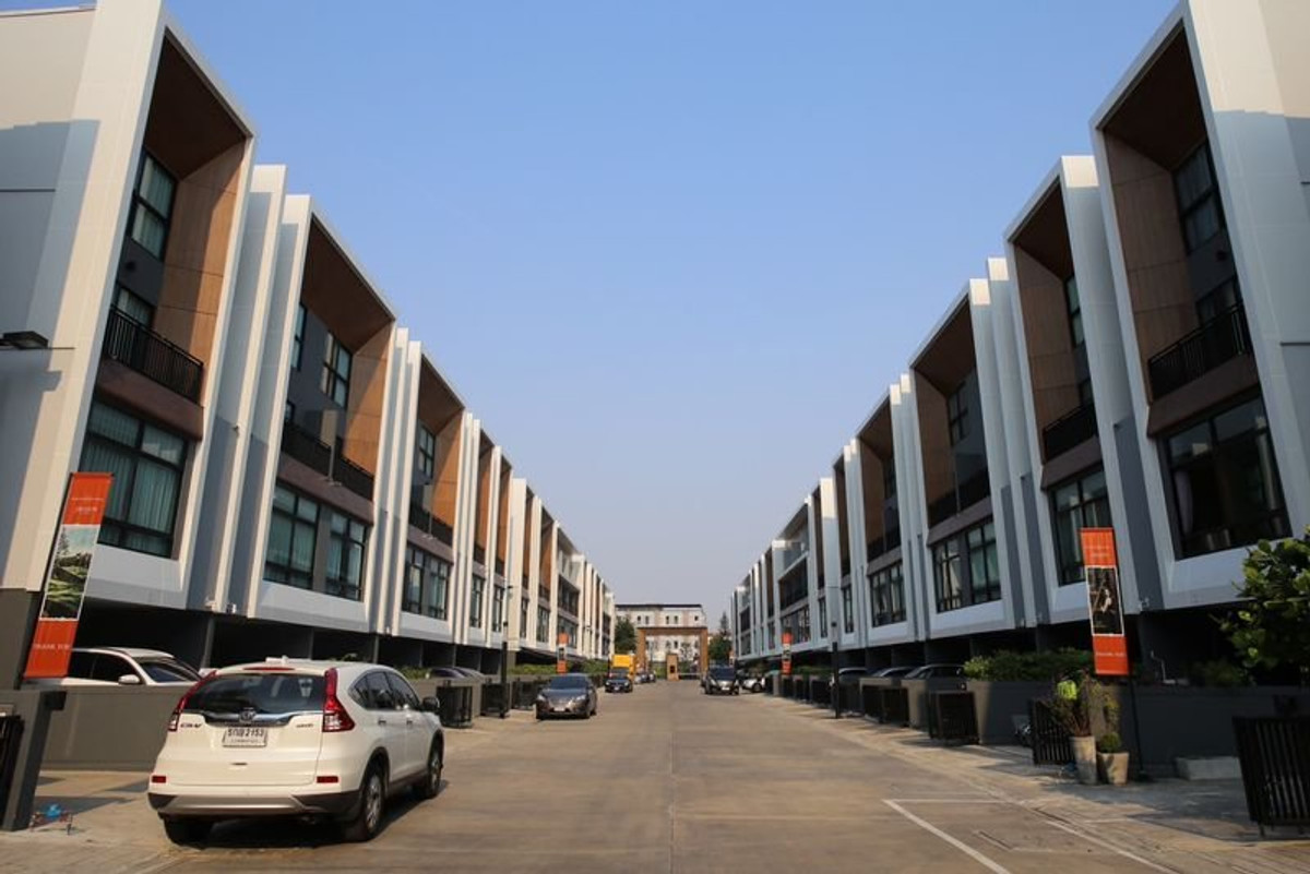 For RentTownhomePattanakan, Srinakarin : 🏠🌲 Townhome for rent, 3-story Arden Phatthanakan - Phatthanakan Road, Soi 20