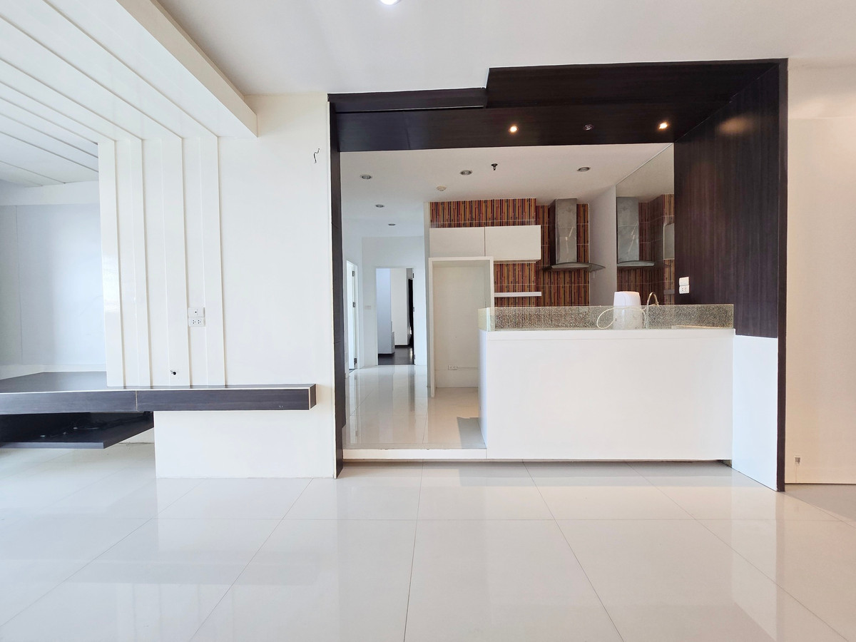 For SaleCondoRatchathewi,Phayathai : (Urgent sale) 🏠✨ Baan Klang Krung Siam-Pathumwan | Condo for sale, 2 bedrooms, large room, prime location, convenient travel (HBH-ST-242)