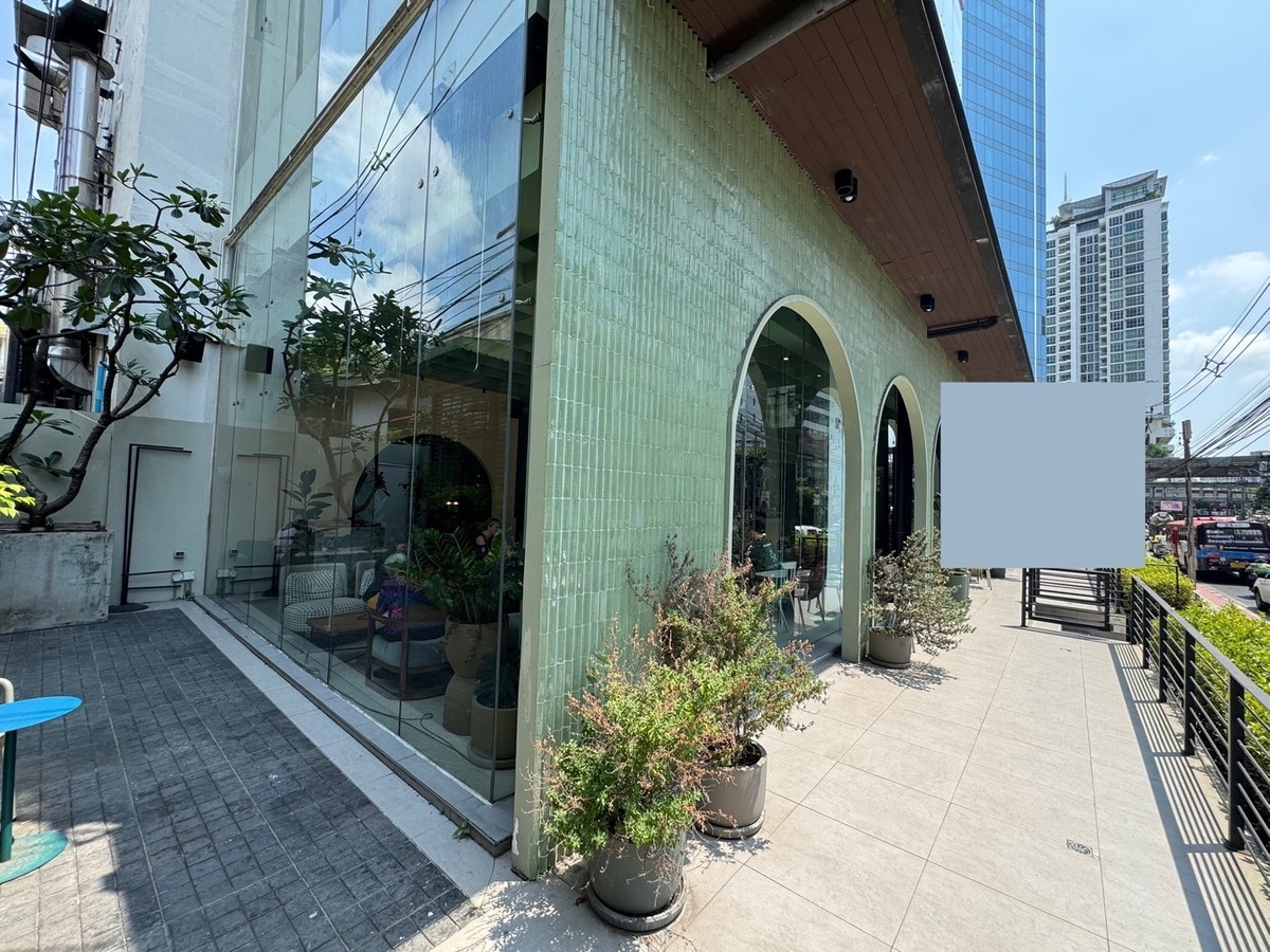 For RentShop HouseSukhumvit, Asoke, Thonglor : 📌Space for rent, suitable for cafes, restaurants, Ekkamai location.