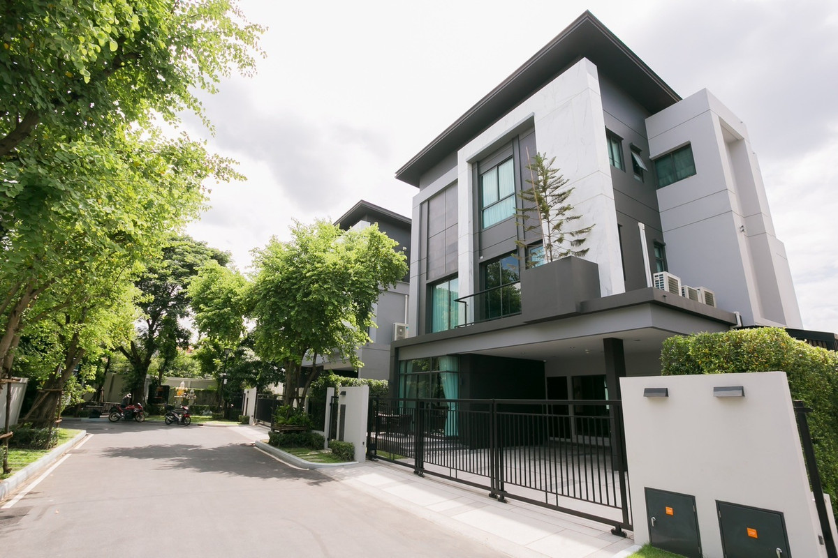 ให้เช่าบ้านลาดพร้าว101 แฮปปี้แลนด์ : HR3330FOR RENT/SALE THE GENTRY EKKAMAI-LADPRAO Luxury 3-Storey Urban Villa