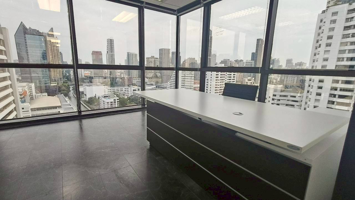 For RentOfficeSukhumvit, Asoke, Thonglor : HR3329FOR RENT Office ready to move in, city view, New Phetchaburi Road (near MRT Phetchaburi), area 120.80 sq m | Rooms already separated | Free common fees Can register a company