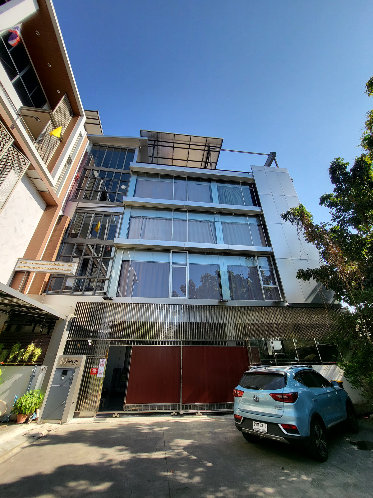 ขายทาวน์โฮมพระราม 3 สาธุประดิษฐ์ : (ราคาต่ำตลาด) 🏠✨  Jade Praise Sathorn - Rama 3 (เจด ไพรสซ์ สาทร พระราม 3 ) | ขายบ้านทำเลดี เดินทางง่าย ทางด่วนใกล้  (HBH-ST-243)