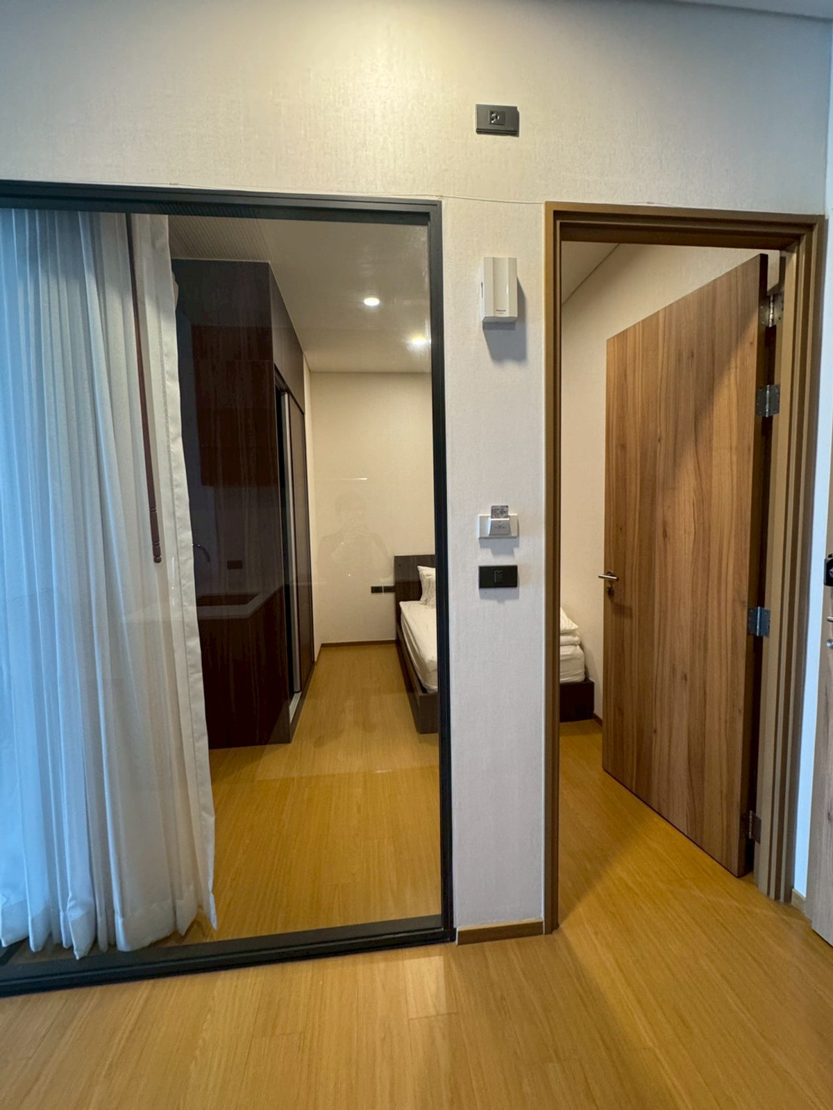 For RentCondoSukhumvit, Asoke, Thonglor : 2 bedrooms available, beautiful view, fully decorated, ready to move in. Near BTS Phrom Phong