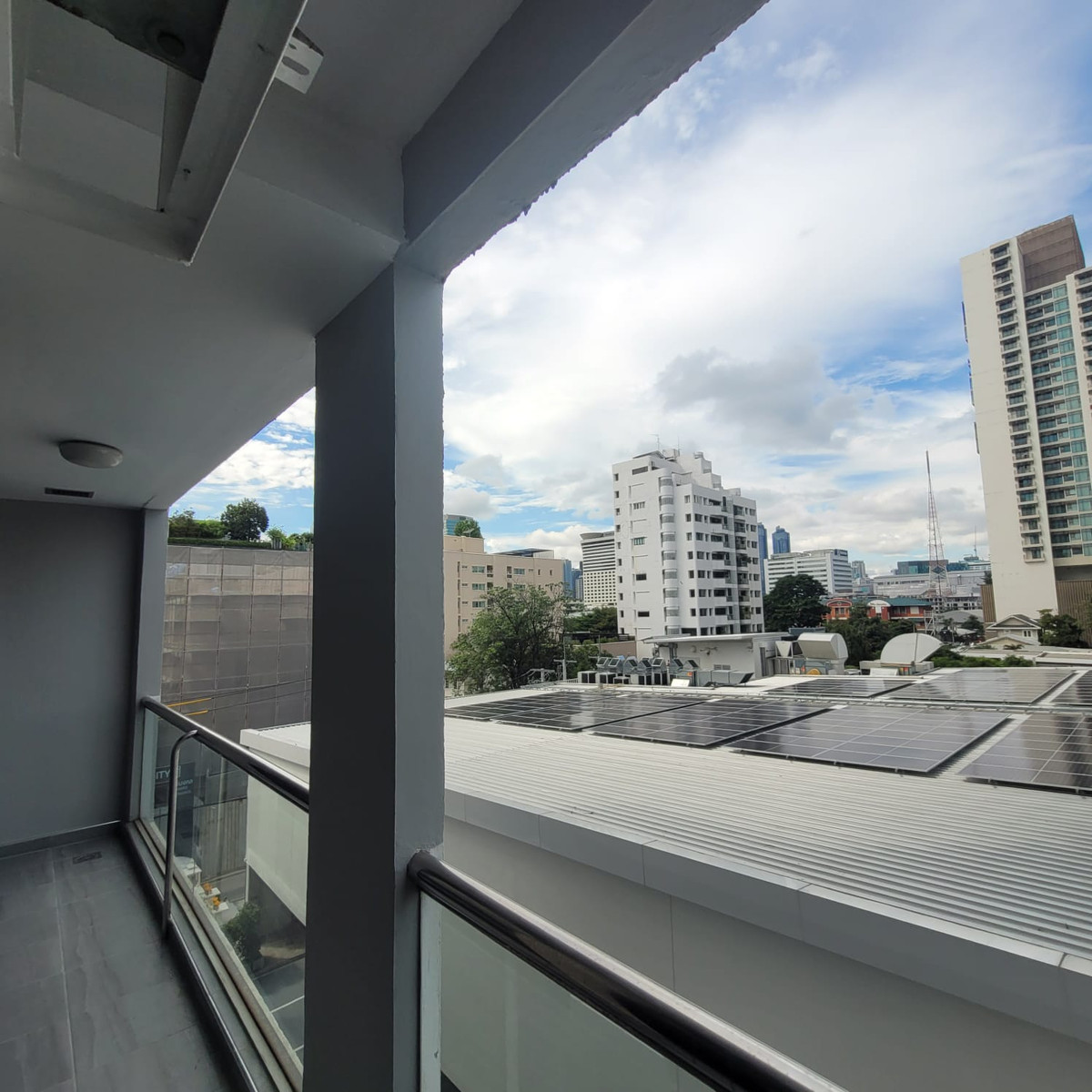 For SaleCondoSukhumvit, Asoke, Thonglor : Baan Phromphong Condo / Ready to move, spacious unit with great value in the Phrom Phong - Asoke area. / 2 bed 108 sq.m.Tel. 0937890899