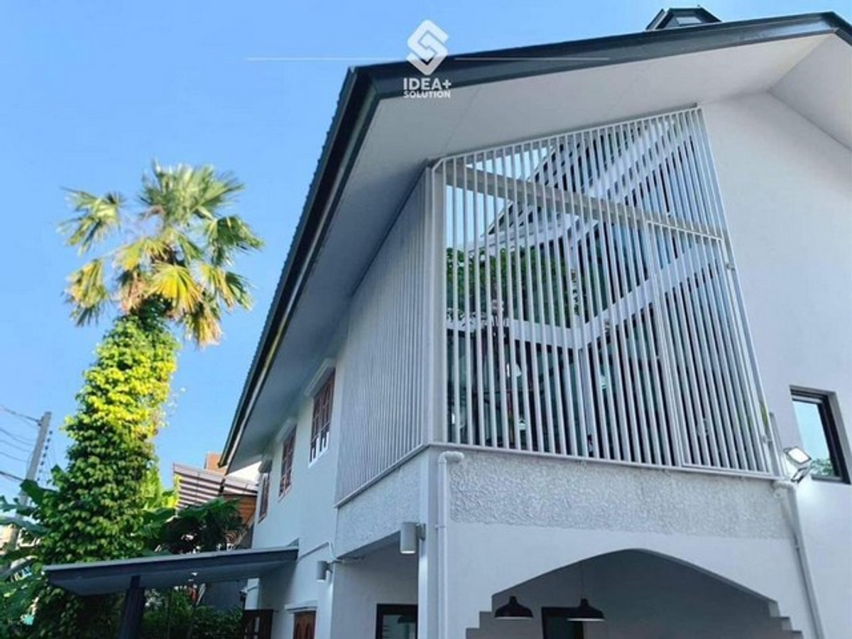 For RentHouseChokchai 4, Ladprao 71, Ladprao 48, : HR3327 Home Office for rent, completely renovated, Chokchai 4, wide area 70 sq m, parking for up to 7 cars, company registration possible.