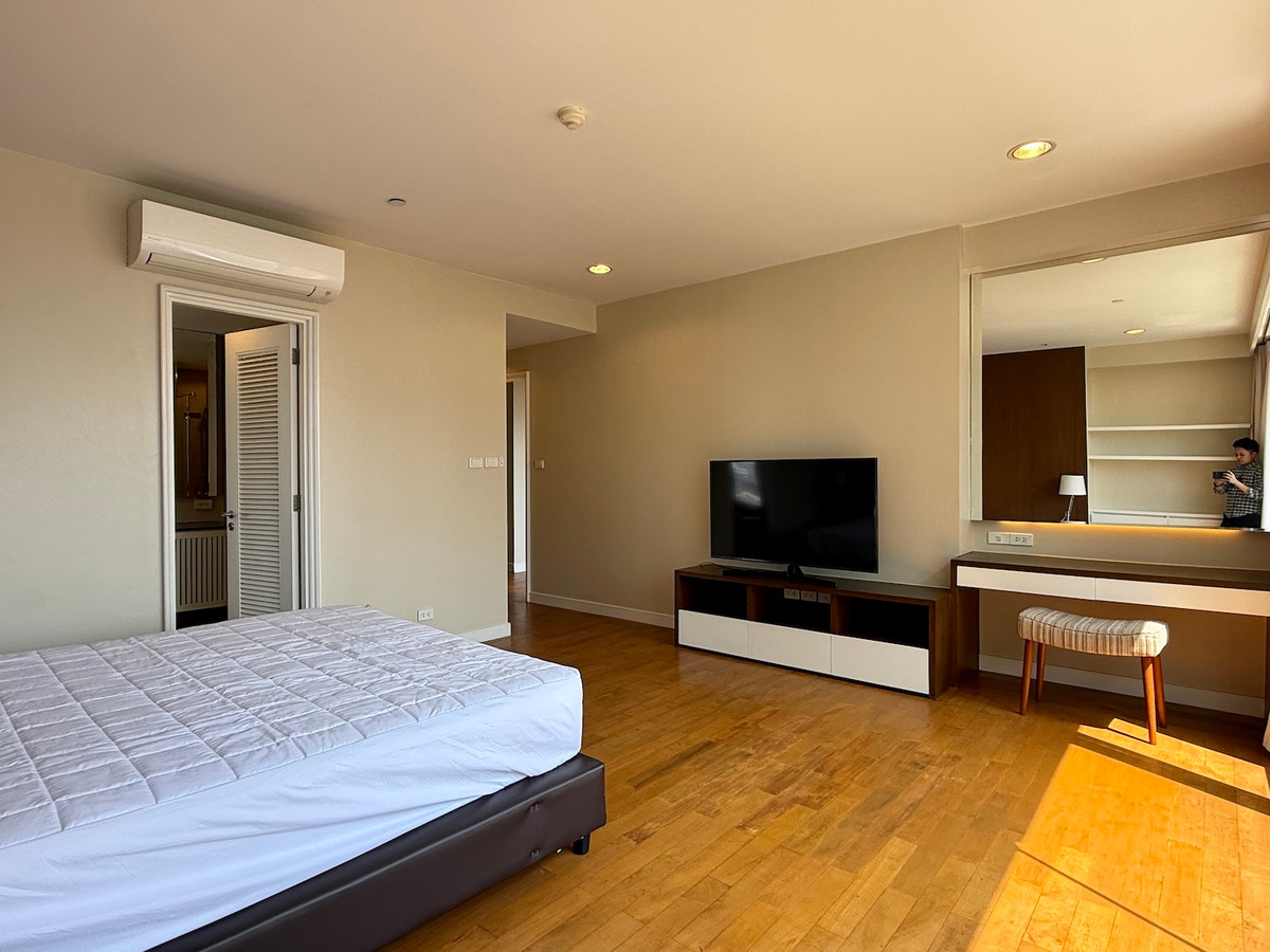 ให้เช่าคอนโดสุขุมวิท อโศก ทองหล่อ : คอนโด 4 ห้องนอน เลี้ยงสัตว์ได้ ใจกลางซอยทองหล่อ ใกล้สถานีรถไฟฟ้า BTS ทองหล่อ