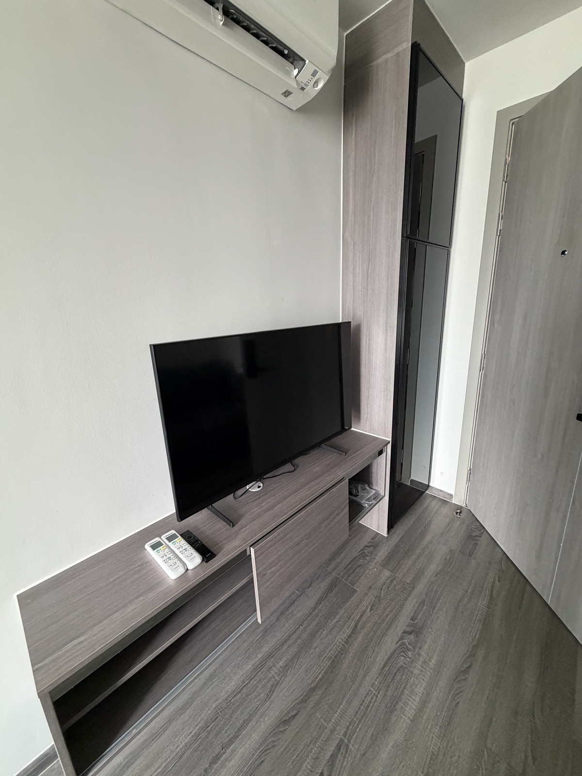 For RentCondoLadprao, Central Ladprao : The origin Lat Phrao 15, very new room, good price too.