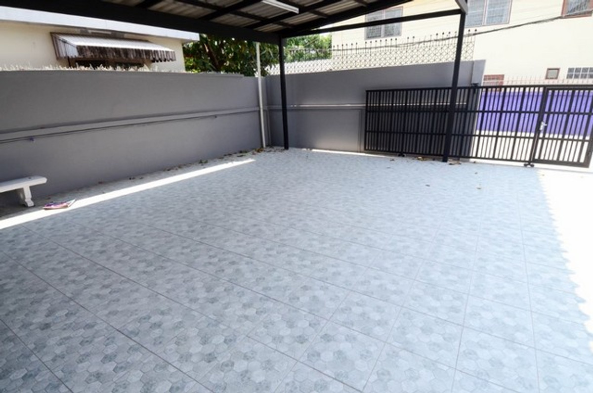 ให้เช่าบ้านโชคชัย4 ลาดพร้าว71 : HR3324ให้เช่าบ้านเดี่ยวหลังมุม ทำเลโชคชัย 4 เหมาะมากสำหรับโฮมออฟฟิศ หรืออยู่อาศัย จอดรถได้สูงสุด 6 คัน