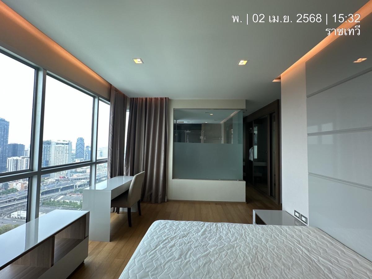 ให้เช่าคอนโดพระราม 9 เพชรบุรีตัดใหม่ RCA : 03/04/2026, เช่า The Address Asoke 2 นอน 75 ตรม. ใกล้ MRT เพชรบุรี 35,000 บาท/เดือน 
สิ่งอำนวยความสะดวกระดับพรีเมียม พร้อมปลอดภัย 24 ชม. 0642748883