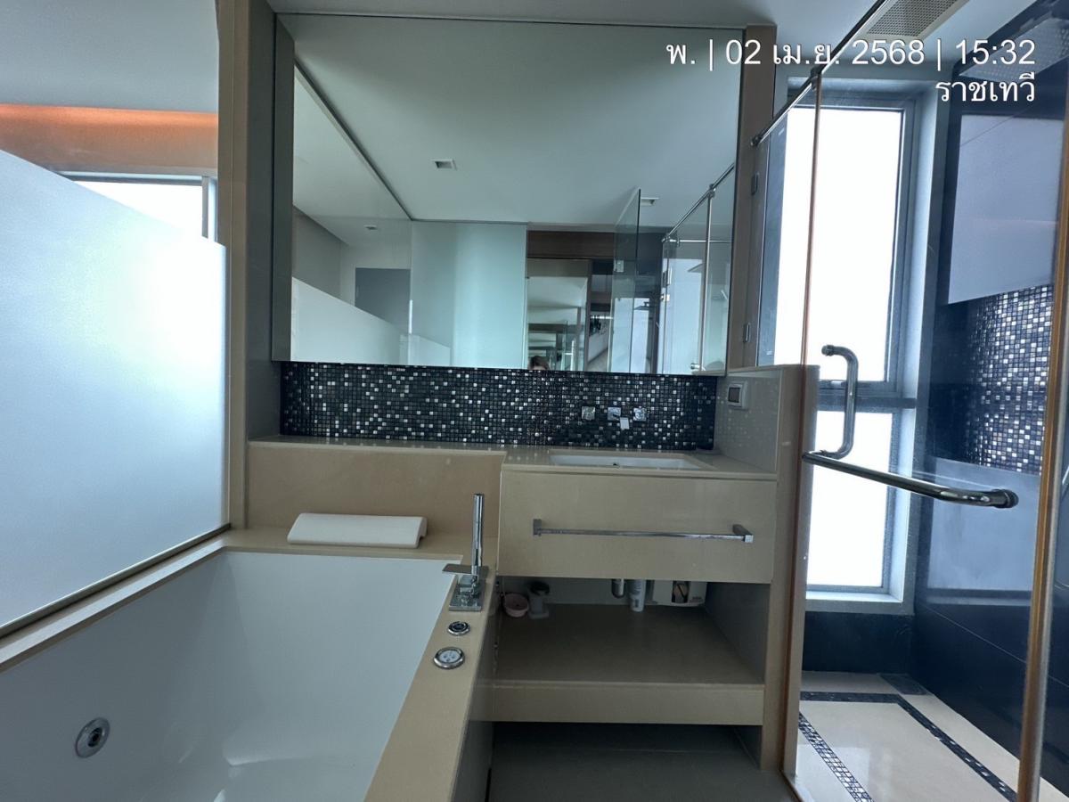 ให้เช่าคอนโดพระราม 9 เพชรบุรีตัดใหม่ RCA : 03/04/2026, เช่า The Address Asoke 2 นอน 75 ตรม. ใกล้ MRT เพชรบุรี 35,000 บาท/เดือน 
สิ่งอำนวยความสะดวกระดับพรีเมียม พร้อมปลอดภัย 24 ชม. 0642748883