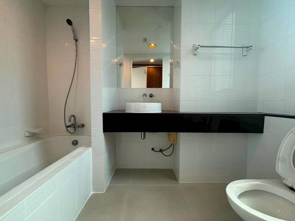 ขายคอนโดลาดพร้าว เซ็นทรัลลาดพร้าว : 03/04/2026, รวมค่าโอน🌟 Ideo Ladprao 5 ห้องใหญ่ 2 นอน 1 น้ำ 58 ตร.ม. 
ใกล้ BTS Ha Yaek Lat Phrao ราคาเพียง 4.79 ล้าน! 0642748883