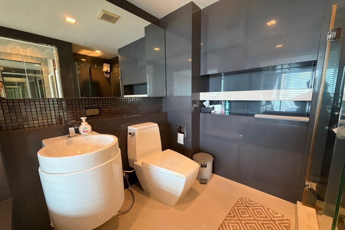 CondoSathorn, Narathiwat : 🔥 For Sale - Rent !! Rhythm Sathorn, 2 bedroom, 2 bathroom, River view, high floor 26++, North Facing!!🔥Code C20260300025 furnished, ready to move in, Special Deal!!📣📣